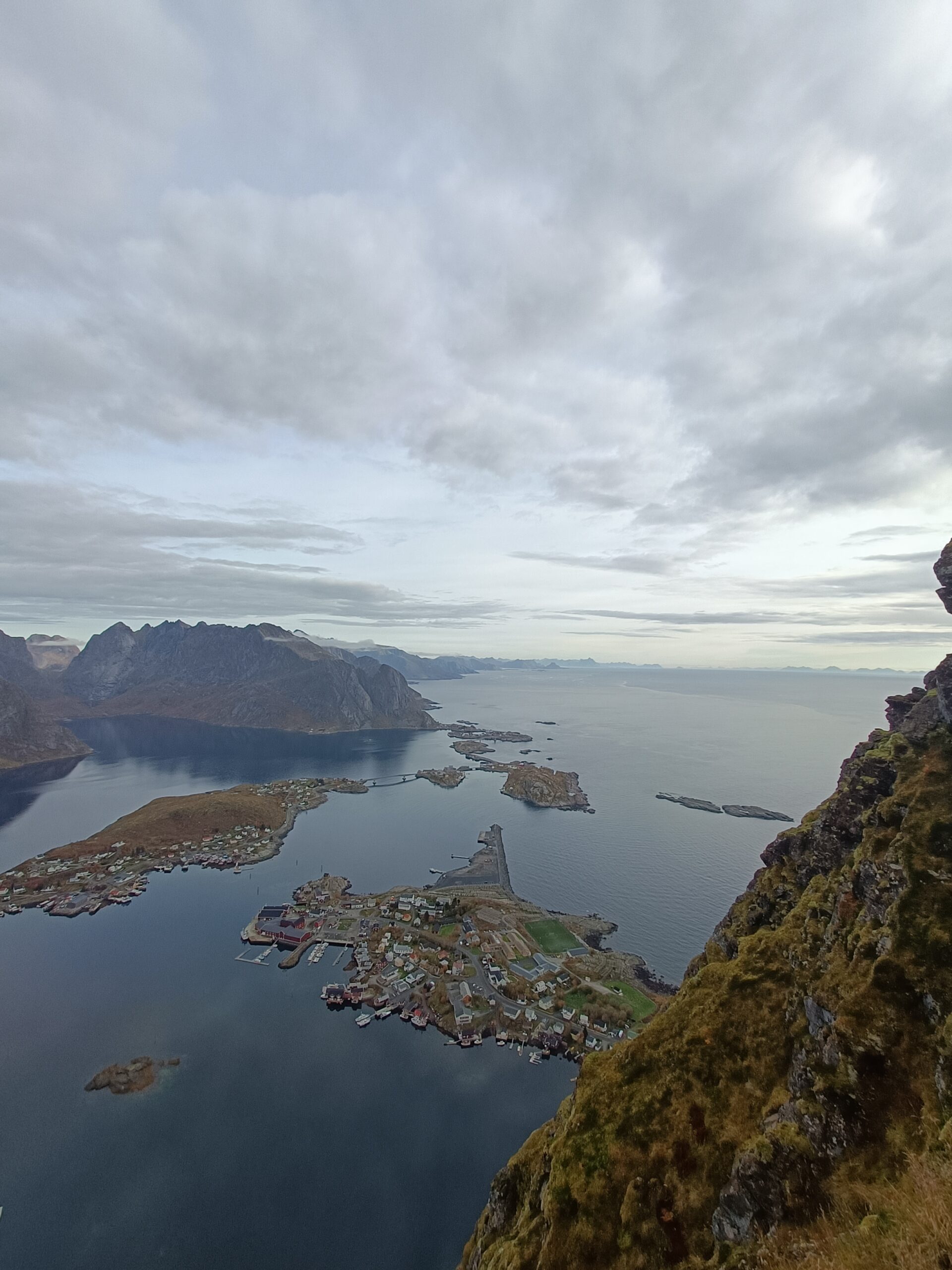 Panorama sur Reine depuis le sommet du Reinebringen